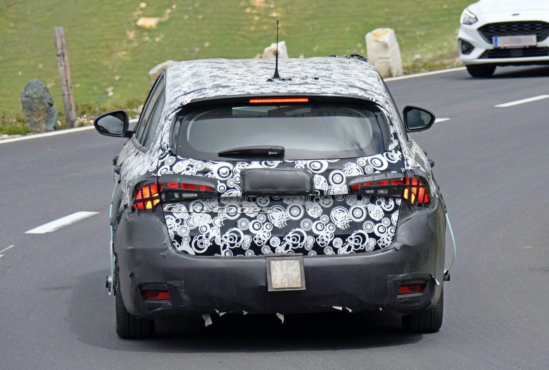 High-Riding 2021 Fiat Tipo SW Cross Makes Spy Debut