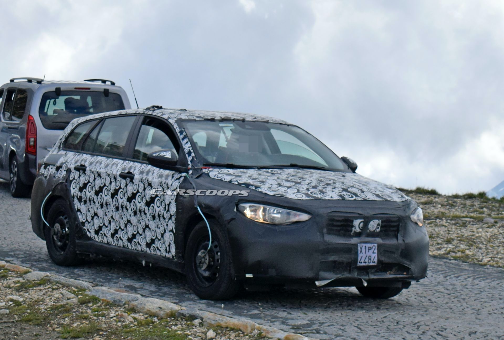 High-Riding 2021 Fiat Tipo SW Cross Makes Spy Debut