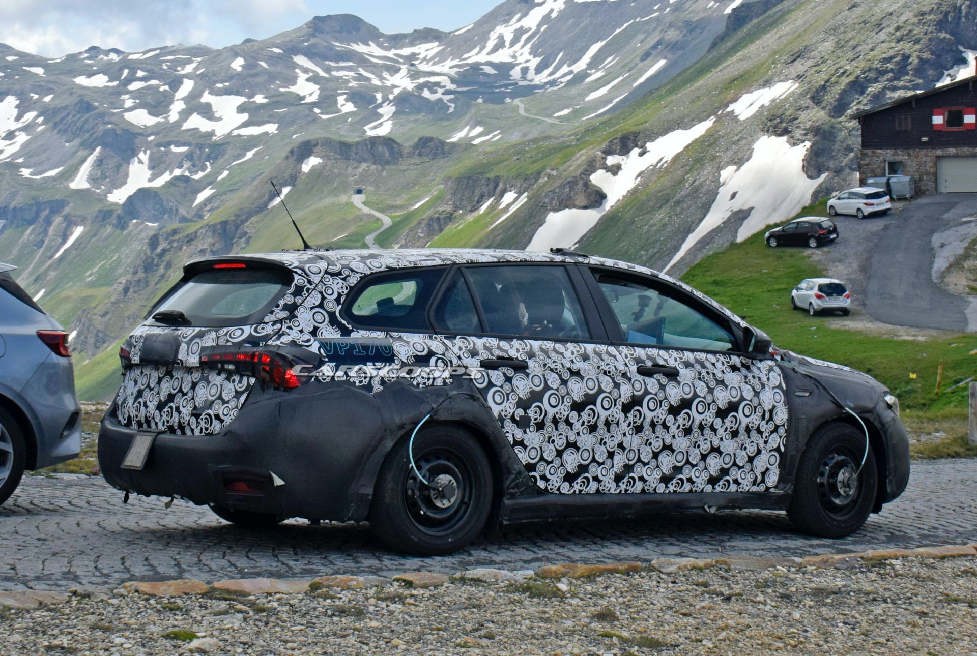 High-Riding 2021 Fiat Tipo SW Cross Makes Spy Debut