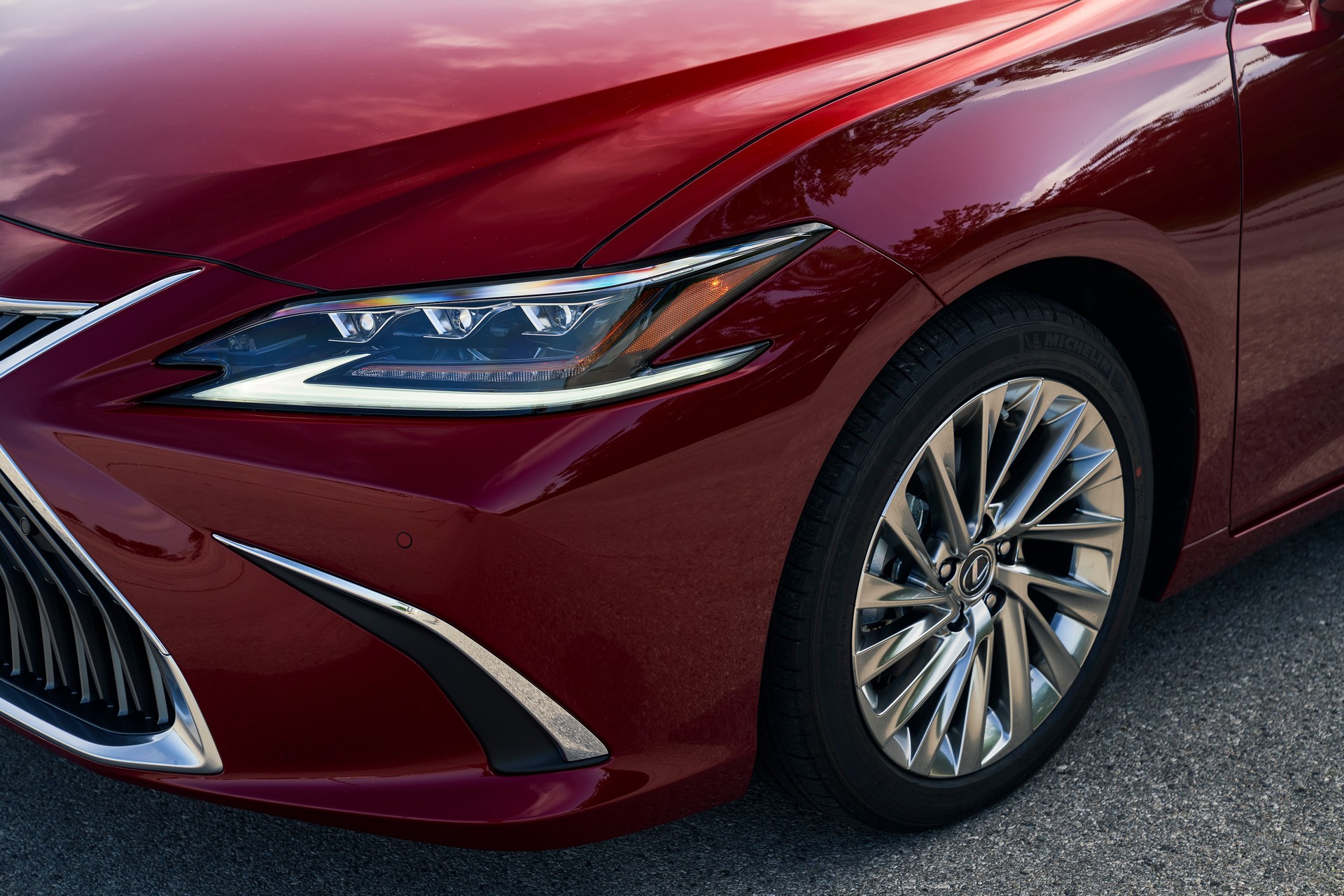 2021 Lexus ES Gains All-Wheel Drive And New Black Line Special Edition