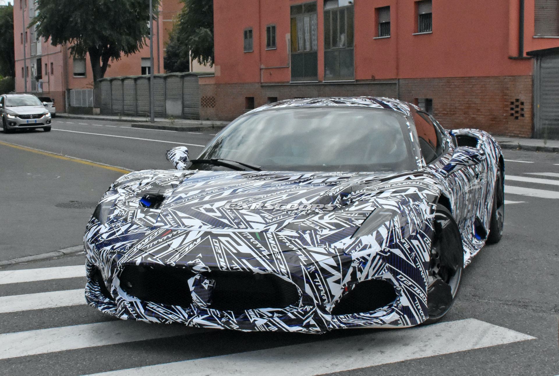 2021-Maserati-MC20-spy-shots-20.jpg
