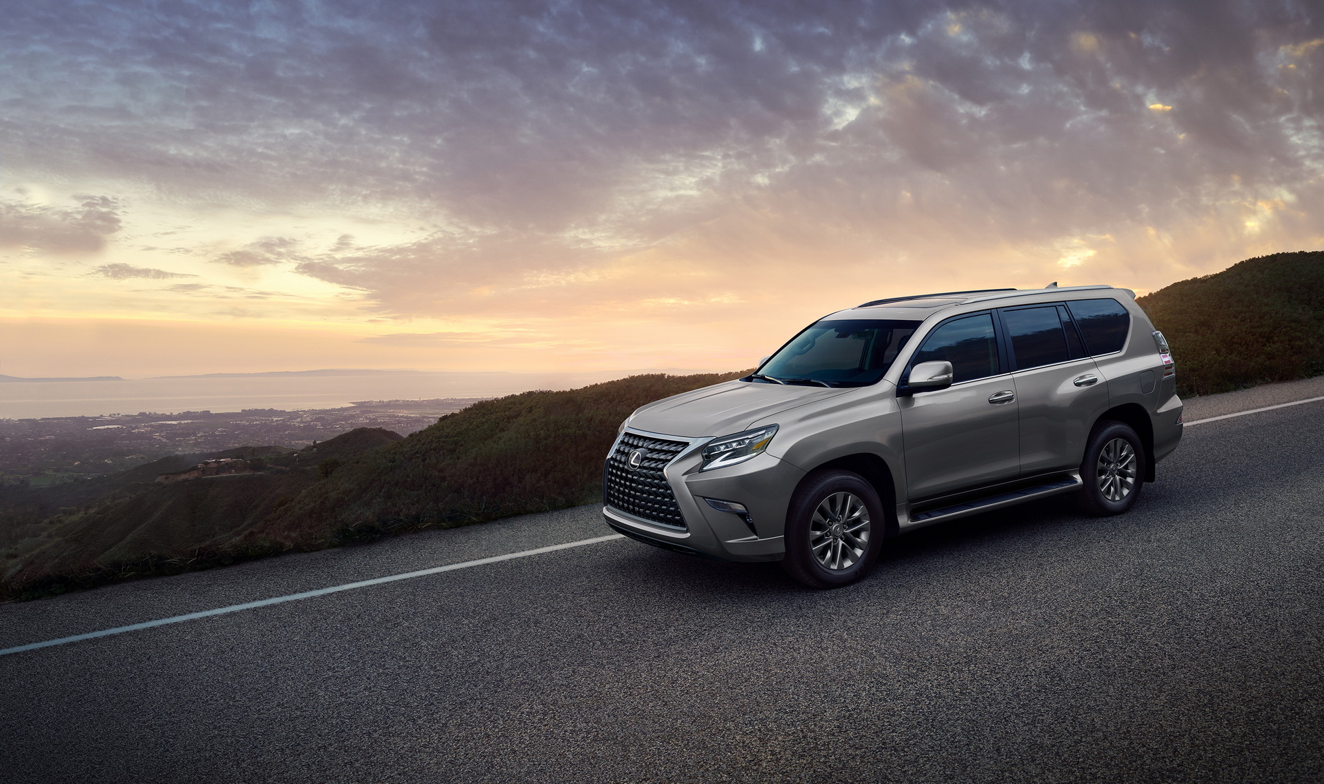 2021 Lexus GX Rolls In With Modest Updates, Keeps Huge Spindle Grille