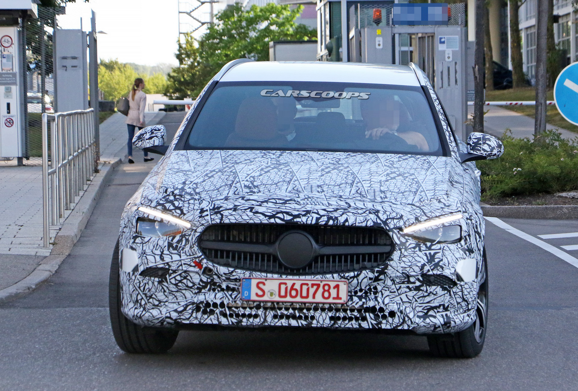 2021 Mercedes-Benz C-Class Estate Offers Better Look At Dual-Screen Setup