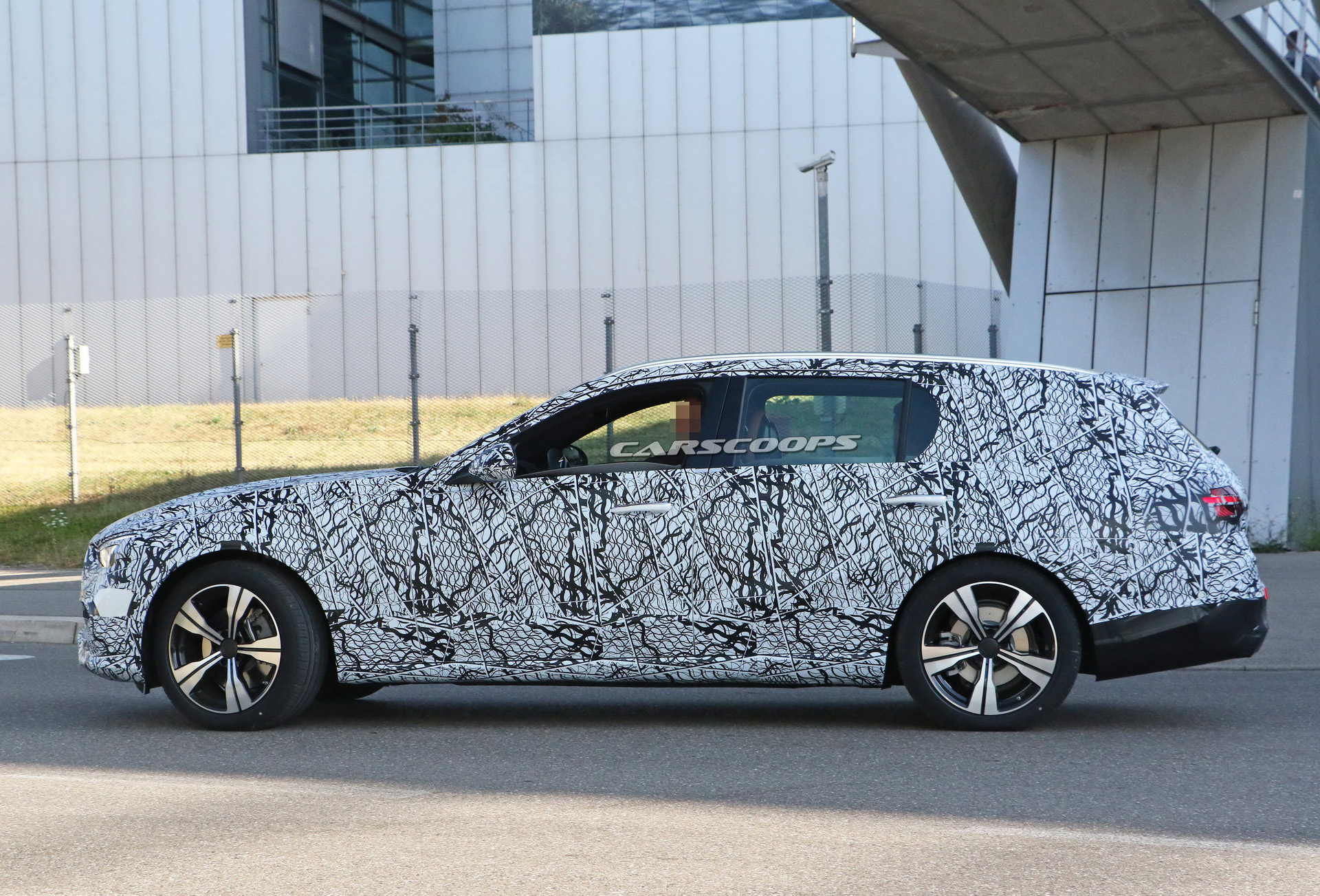 2021 Mercedes-Benz C-Class Estate Offers Better Look At Dual-Screen Setup