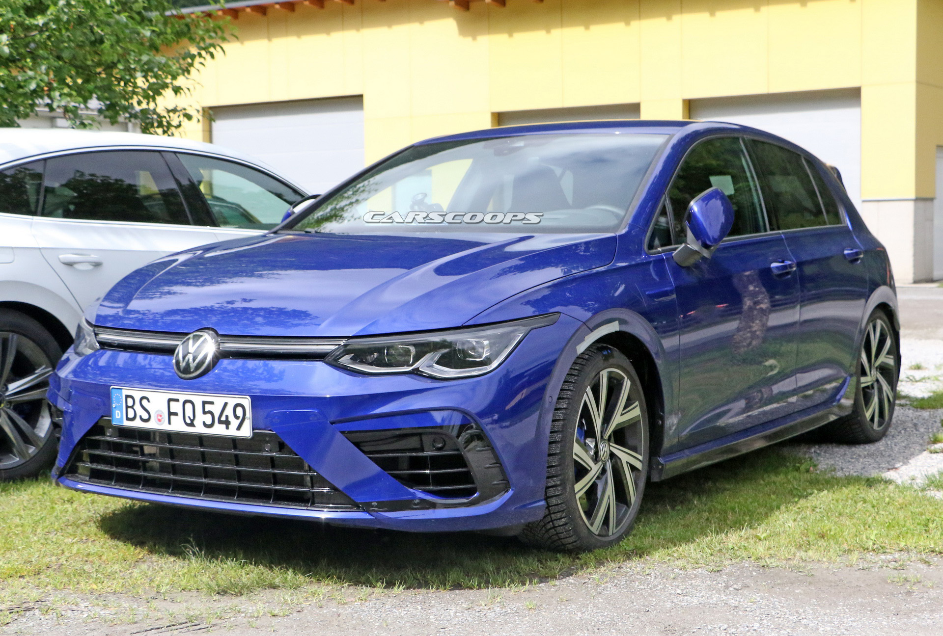 2021 VW Golf R Caught Undisguised, Hot Hatch Could Have Around 328