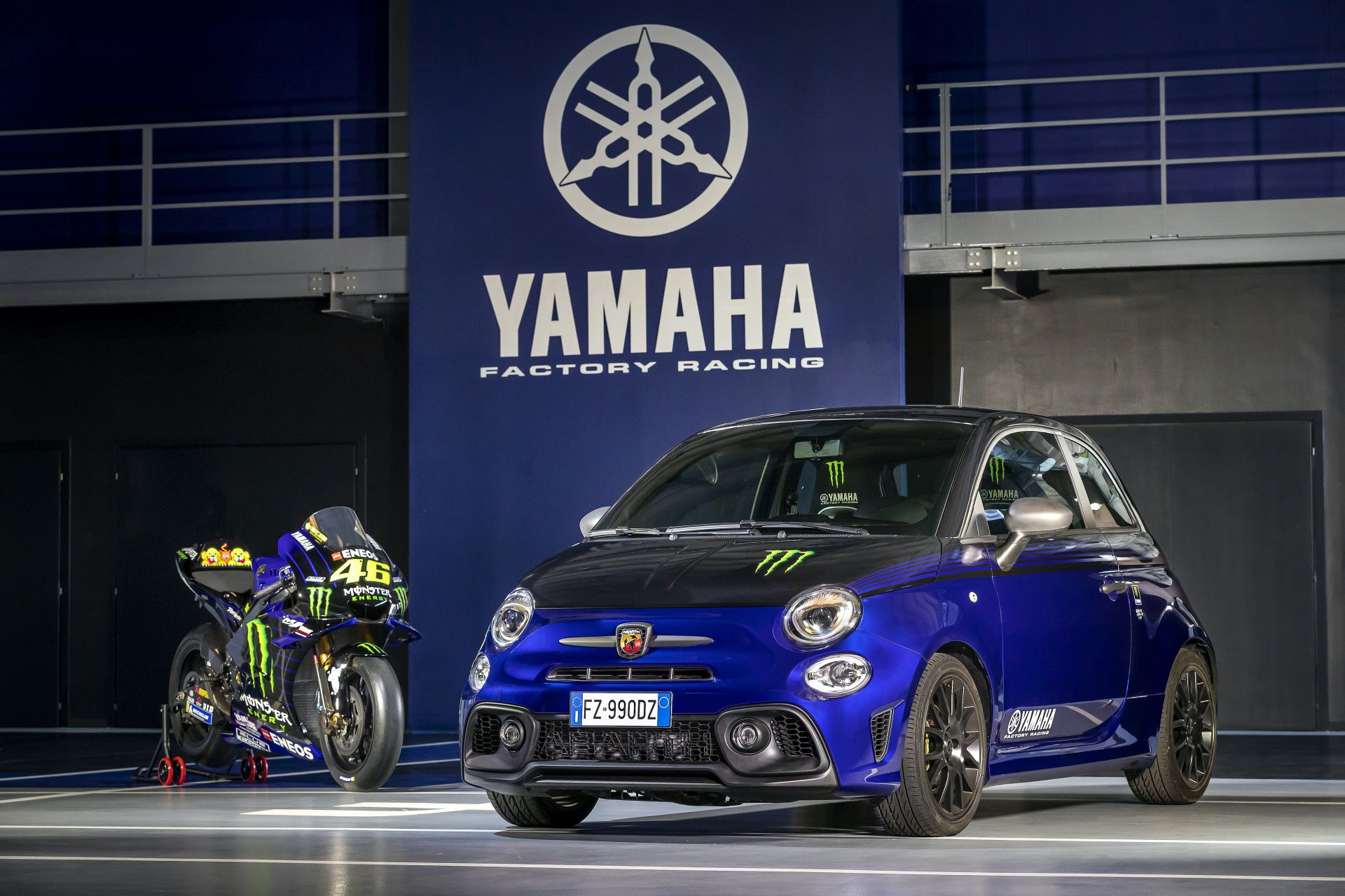 2015 - [Fiat] 500 Restylée - Page 24 Abarth-595-Monster-Energy-Yamaha-Edition-1