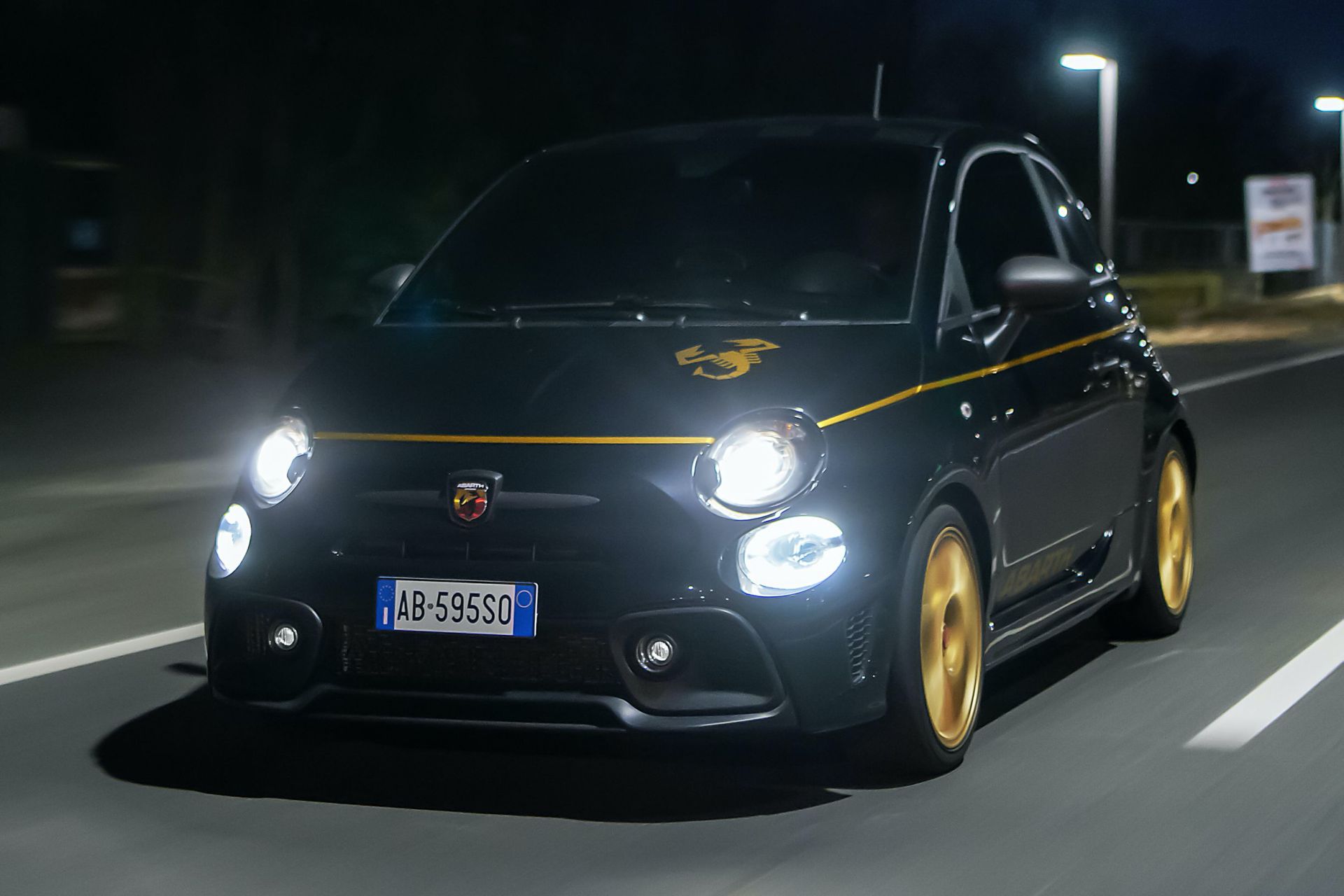 Abarth 595 Dresses In ‘Monster Energy Yamaha’ And ‘Scorpioneoro’ Attires