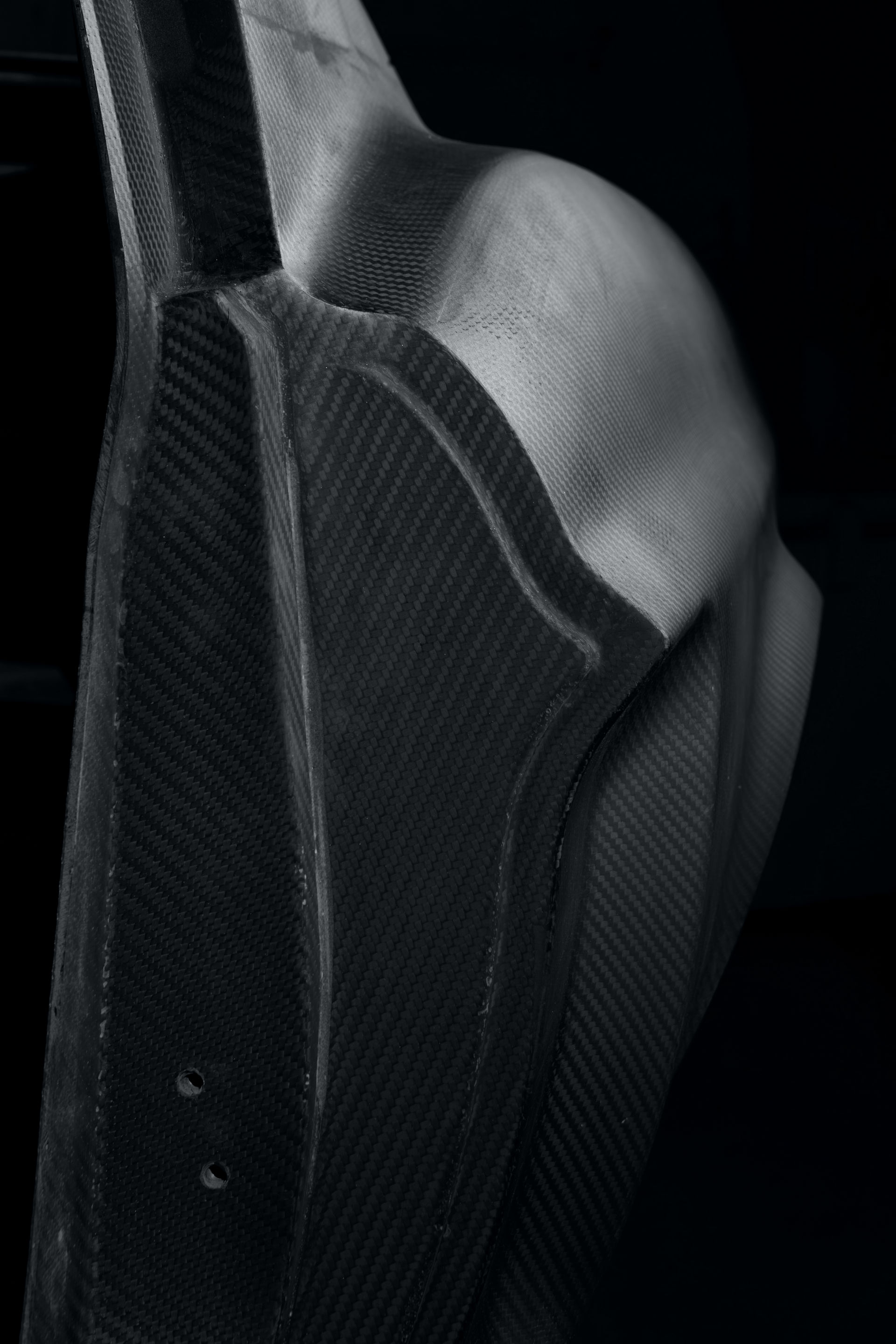 840 HP Aviar R67 Is A Tesla-Based Ford Mustang Electromod From Russia