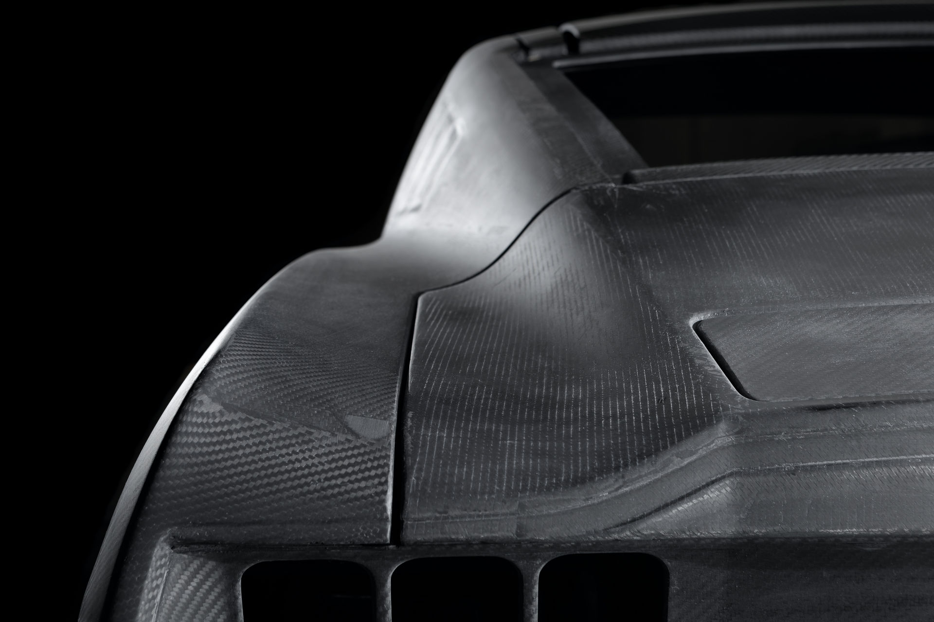 840 HP Aviar R67 Is A Tesla-Based Ford Mustang Electromod From Russia