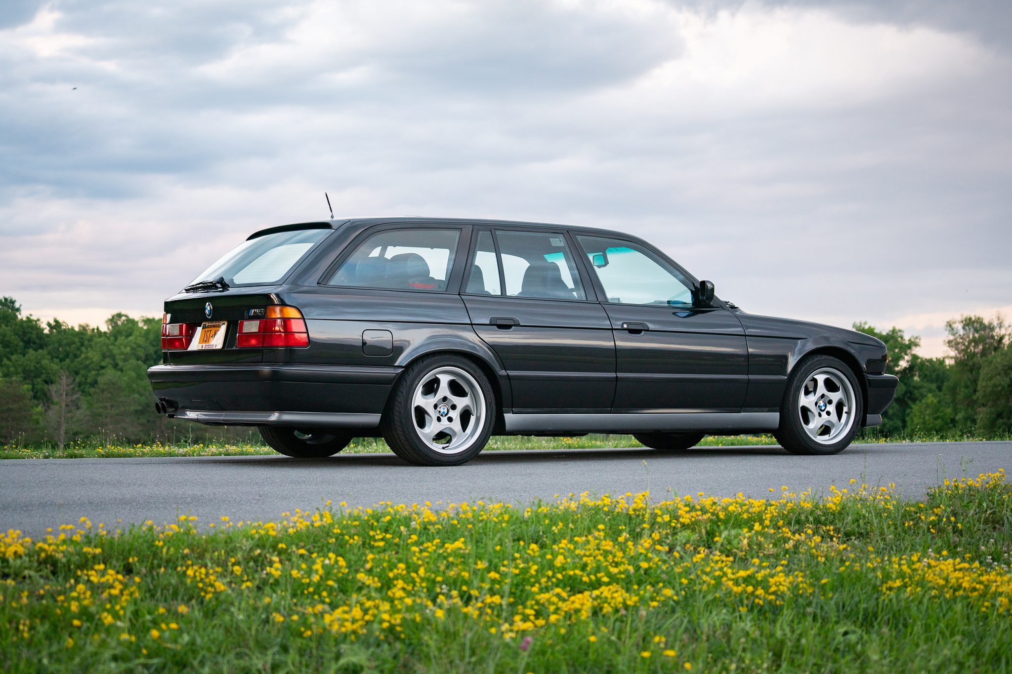BMW E34 M5 Touring Is An Epic Family Car From The 1990s And It’s For Sale In The USA