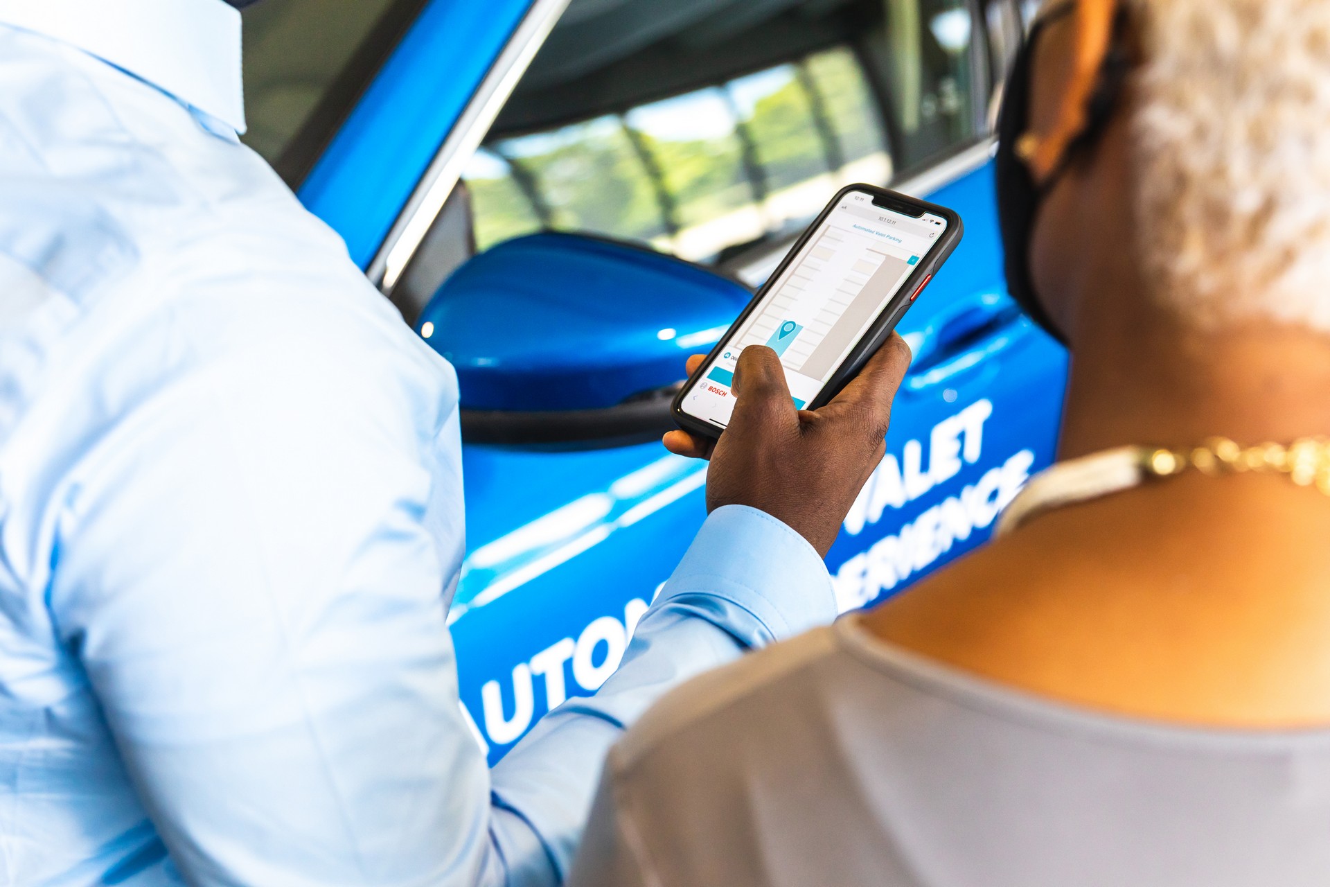 Watch Ford Demo Automated Valet Parking System In Detroit