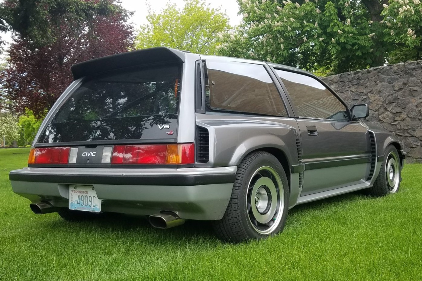This 1980s Honda Civic With A Mid-Placed Acura 3.2L V6 And RWD Is Like No Other