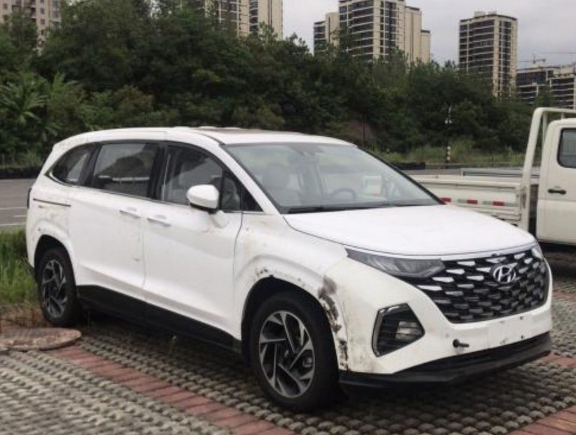 New Hyundai Custo Is A 7-Seater Minivan For China