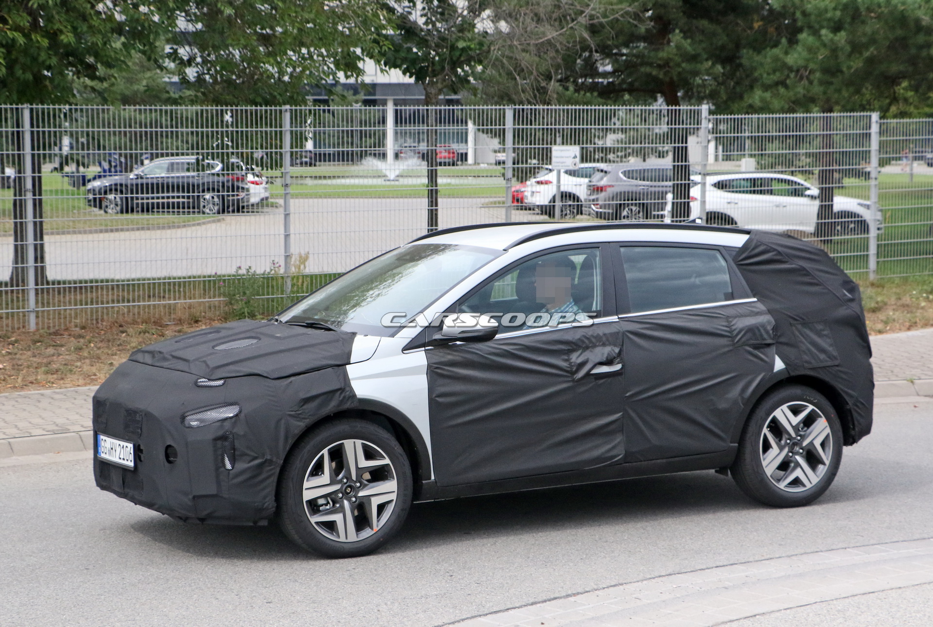 Hyundai’s i20-Based Crossover For Europe Spotted For The First Time