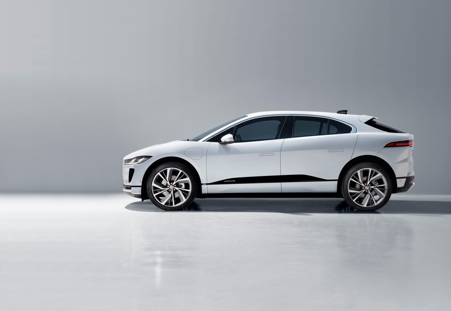 Entry-Level 2021 Jaguar I-Pace Launched In Germany With 316 HP