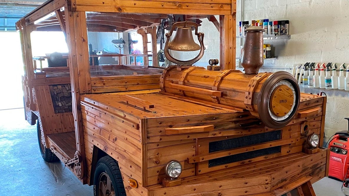 Believe It Or Not, There’s A Jeep Commander Hiding Under This Wooden ‘Locomotive’