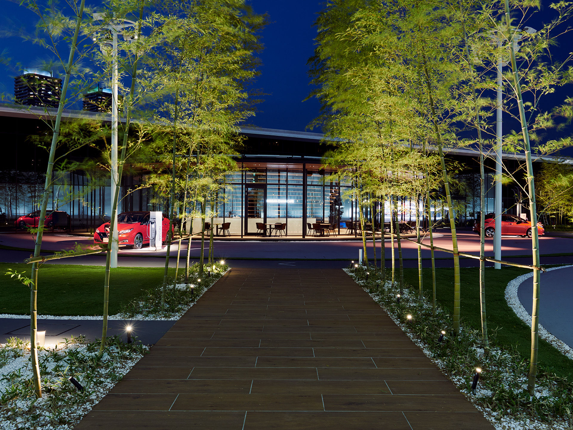 Nissan Will Let You Pay For Parking With… Electricity