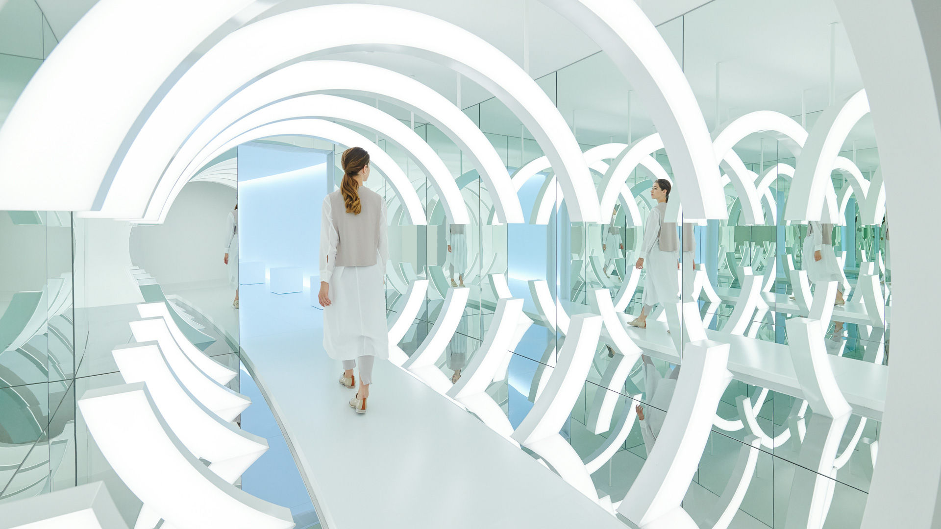 Nissan Will Let You Pay For Parking With… Electricity