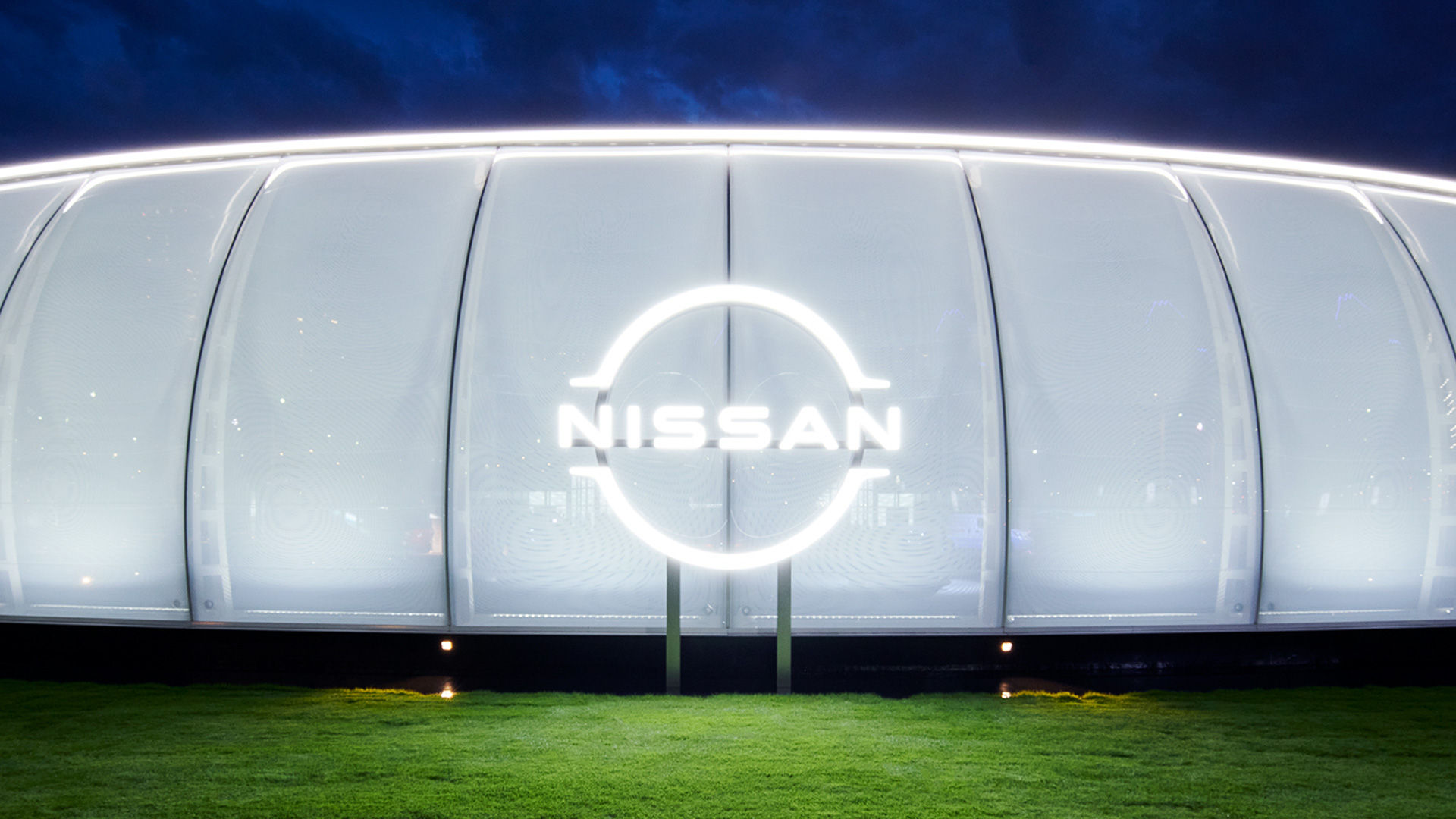Nissan Will Let You Pay For Parking With… Electricity