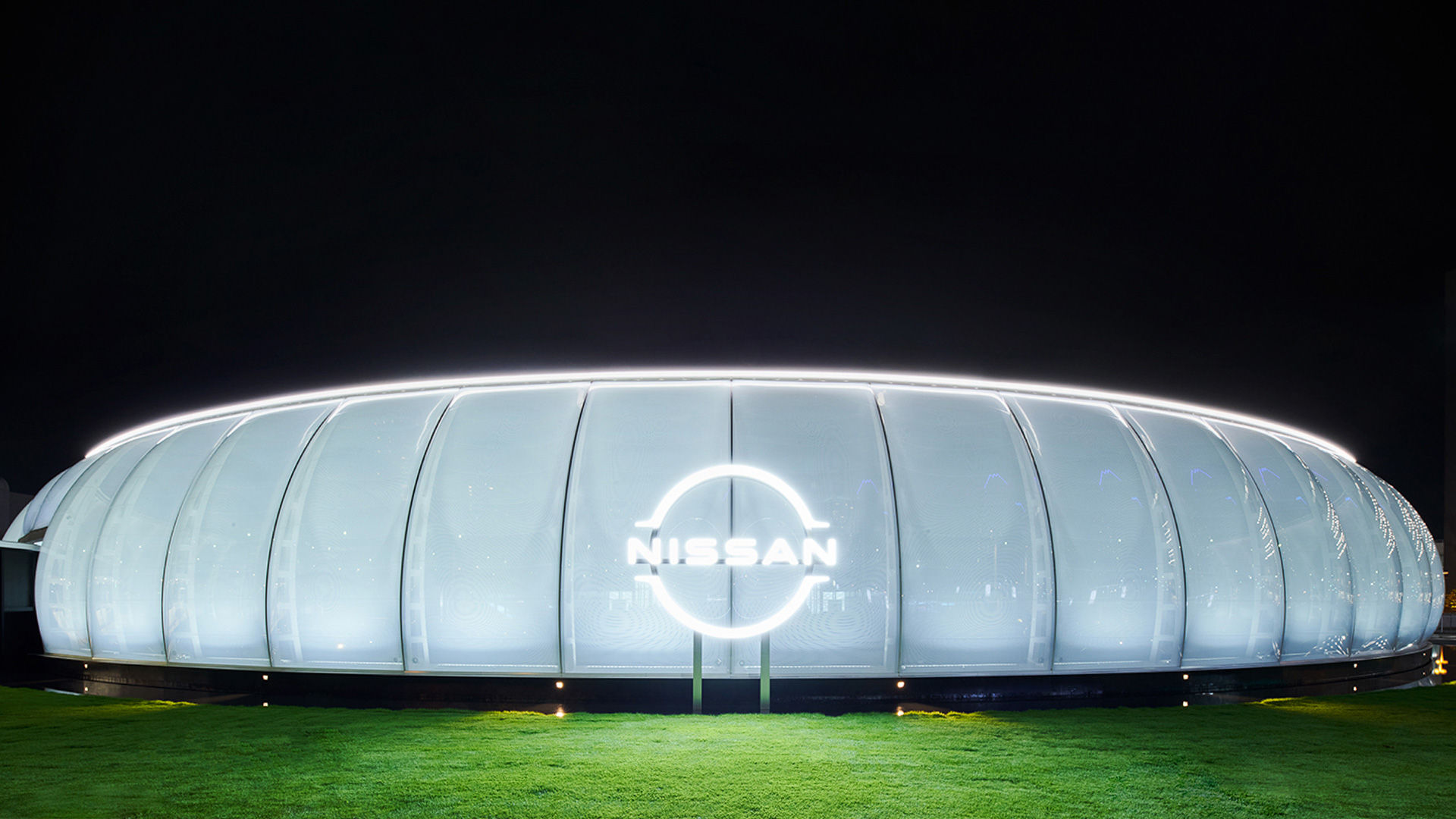 Nissan Will Let You Pay For Parking With… Electricity