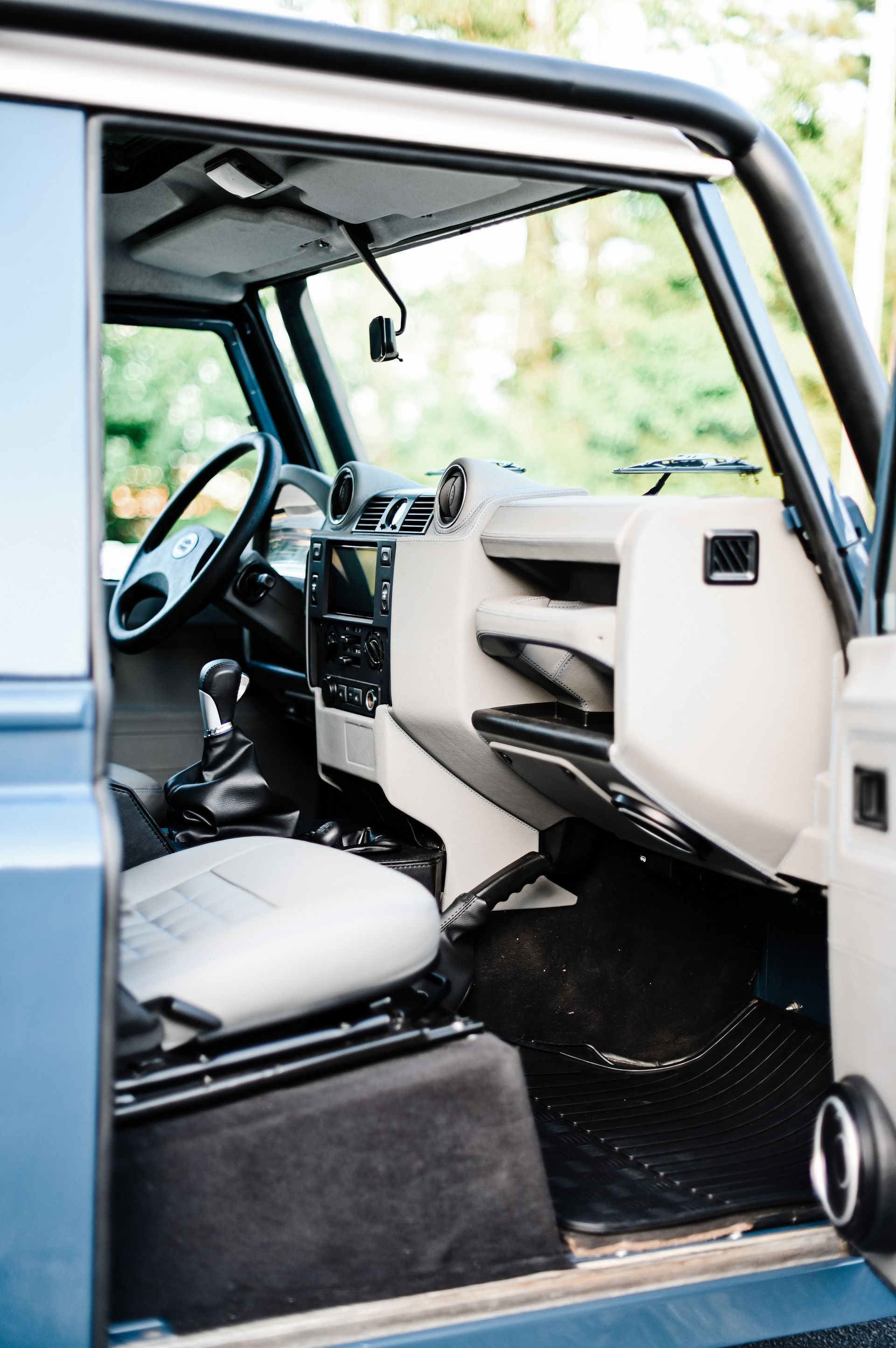 Classic Land Rover Defender From Osprey Is Something New, Something Old