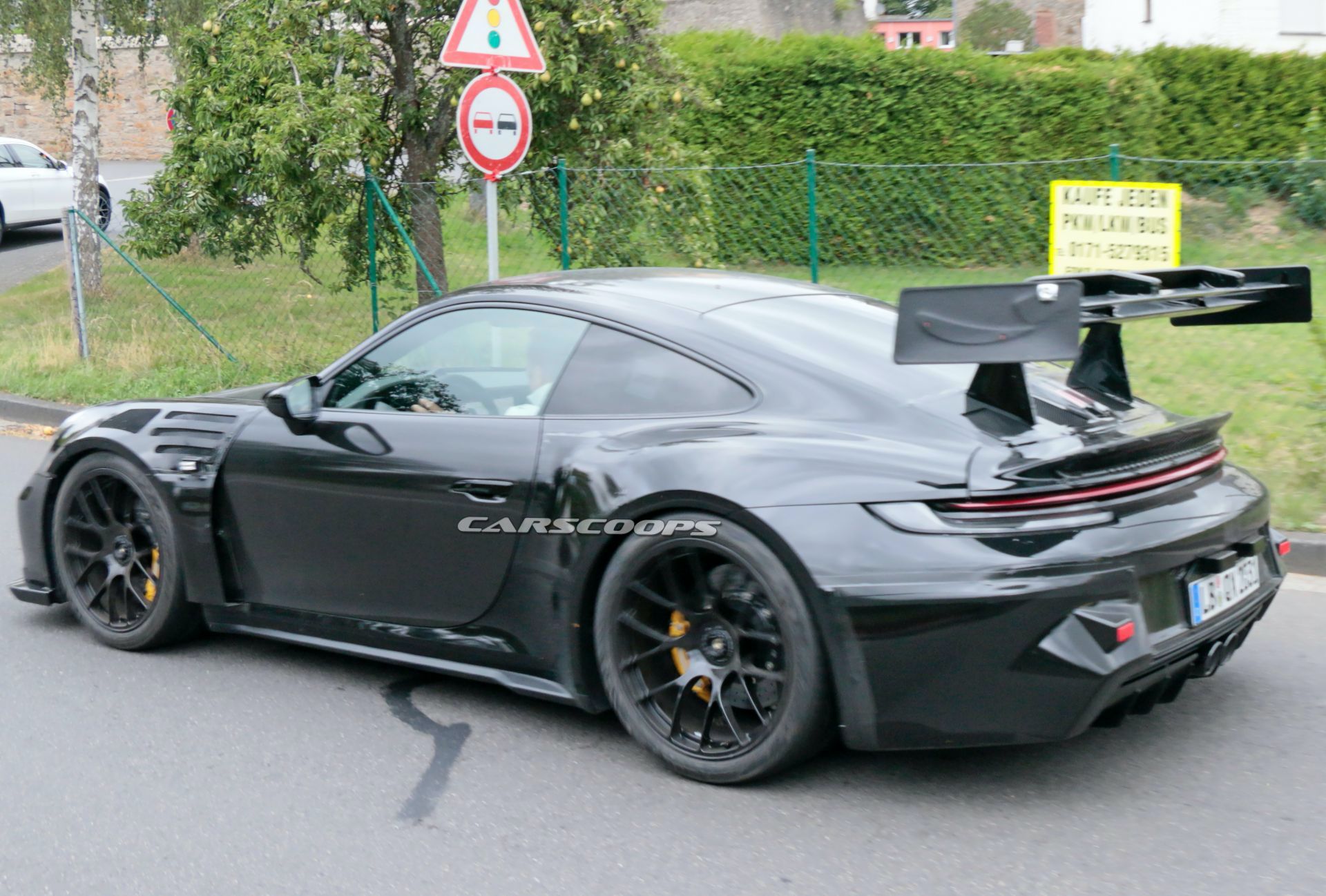 2022 Porsche 911 GT3 RS Makes A Great First Impression With Wild Aero Kit