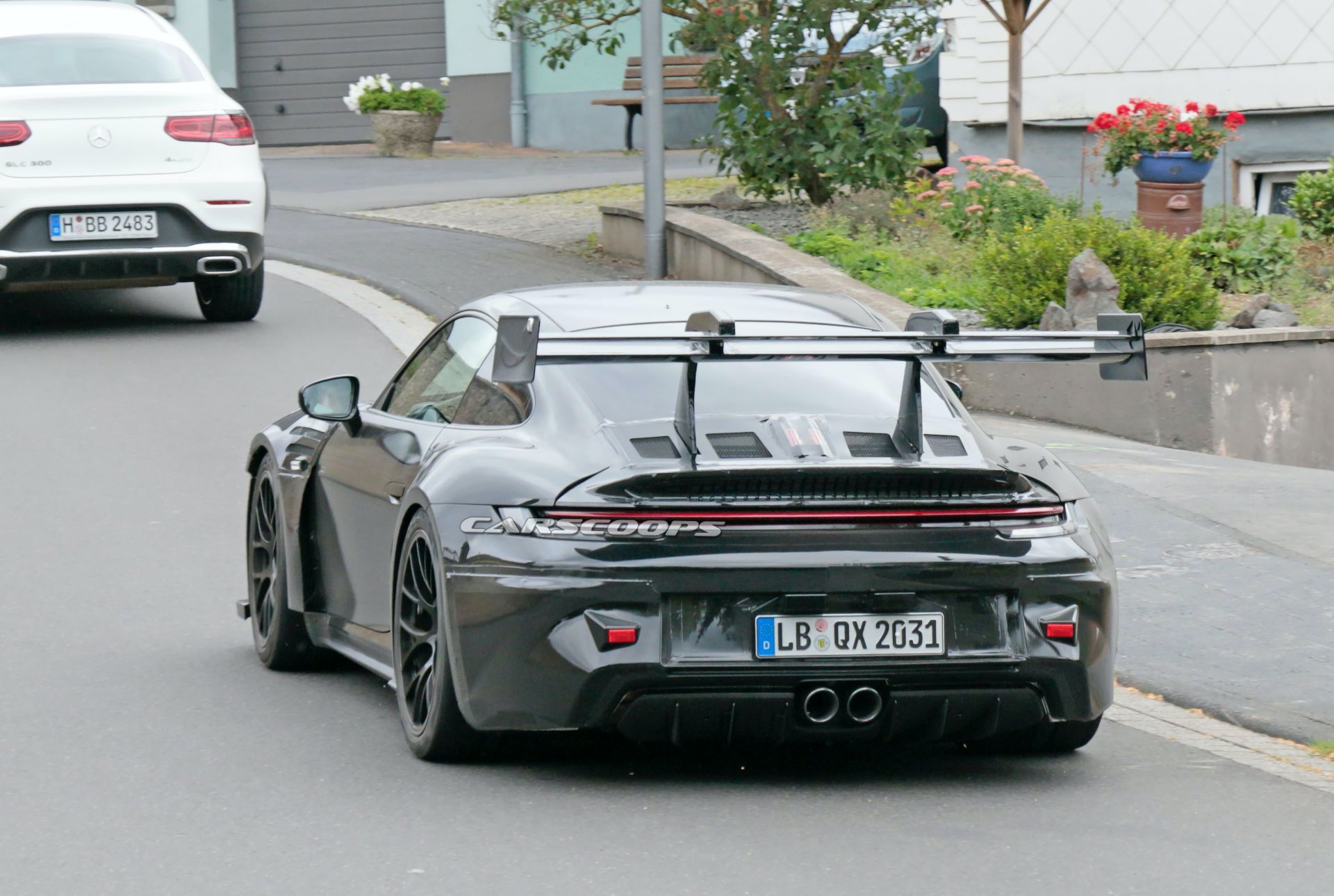 2022 Porsche 911 GT3 RS Makes A Great First Impression With Wild Aero Kit