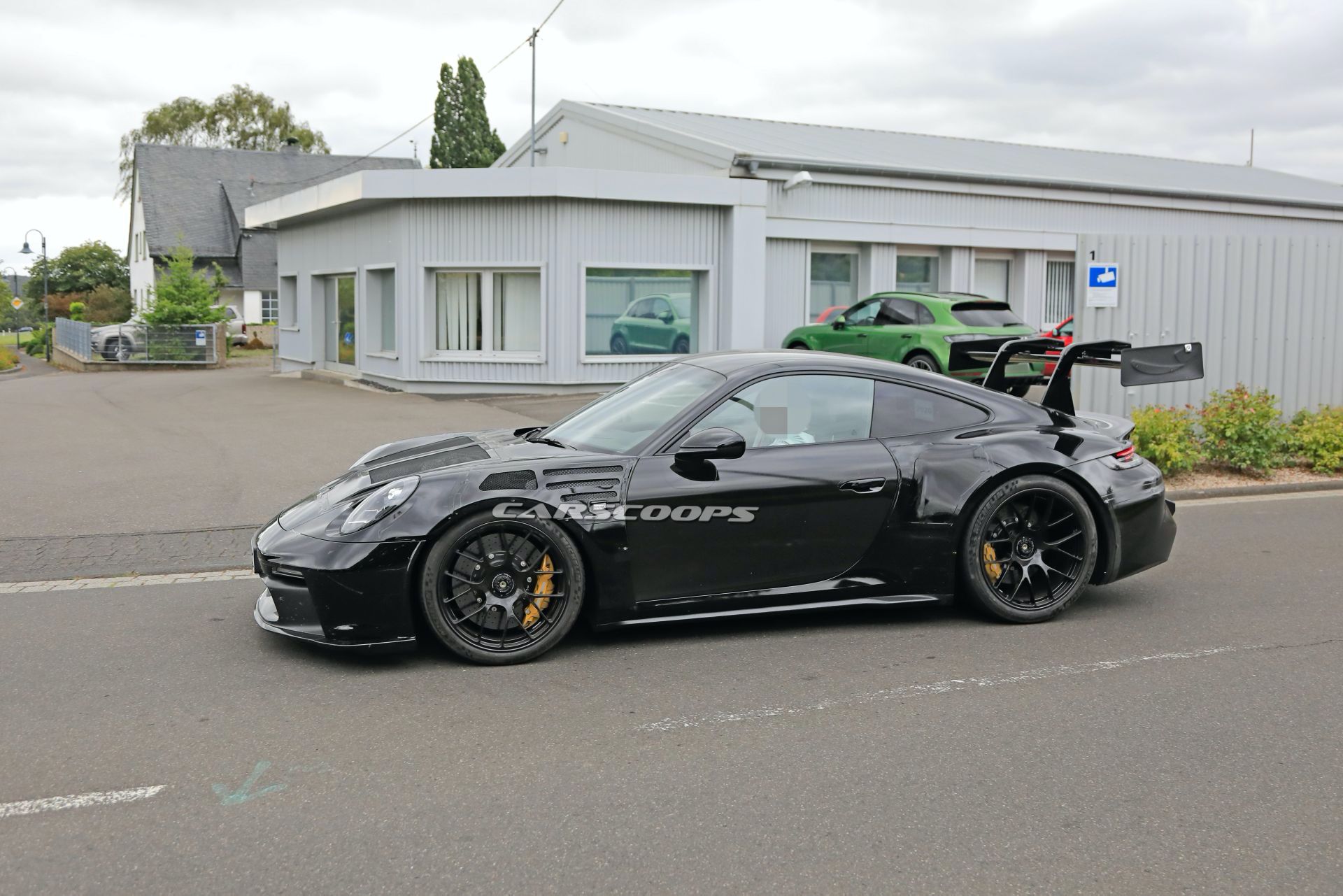 2022 Porsche 911 GT3 RS Makes A Great First Impression With Wild Aero Kit