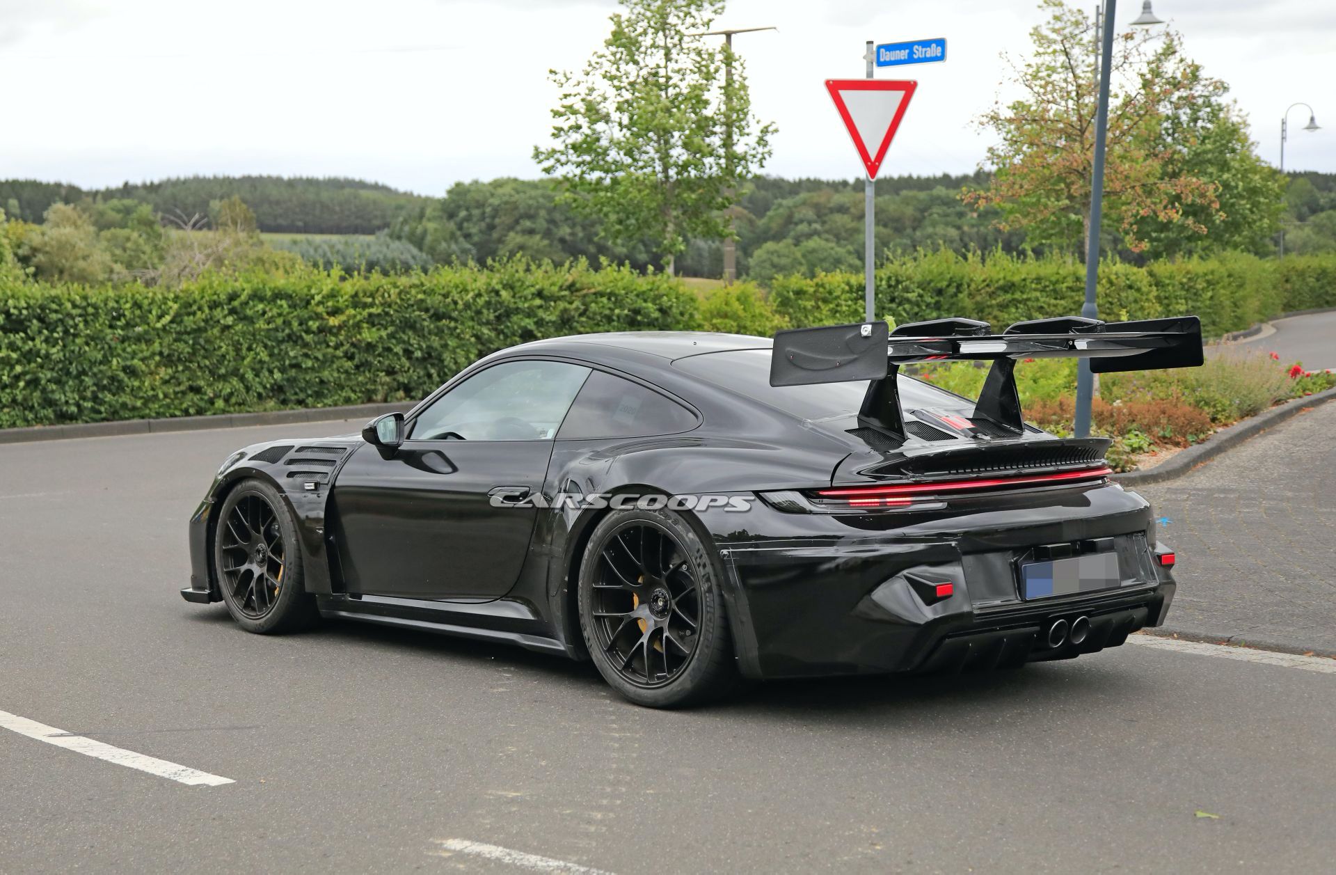 2022 Porsche 911 GT3 RS Makes A Great First Impression With Wild Aero Kit