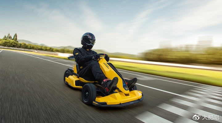 This $1,500 Ninebot GoKart Pro Lamborghini Edition Is All-Electric With Supercar Sounds