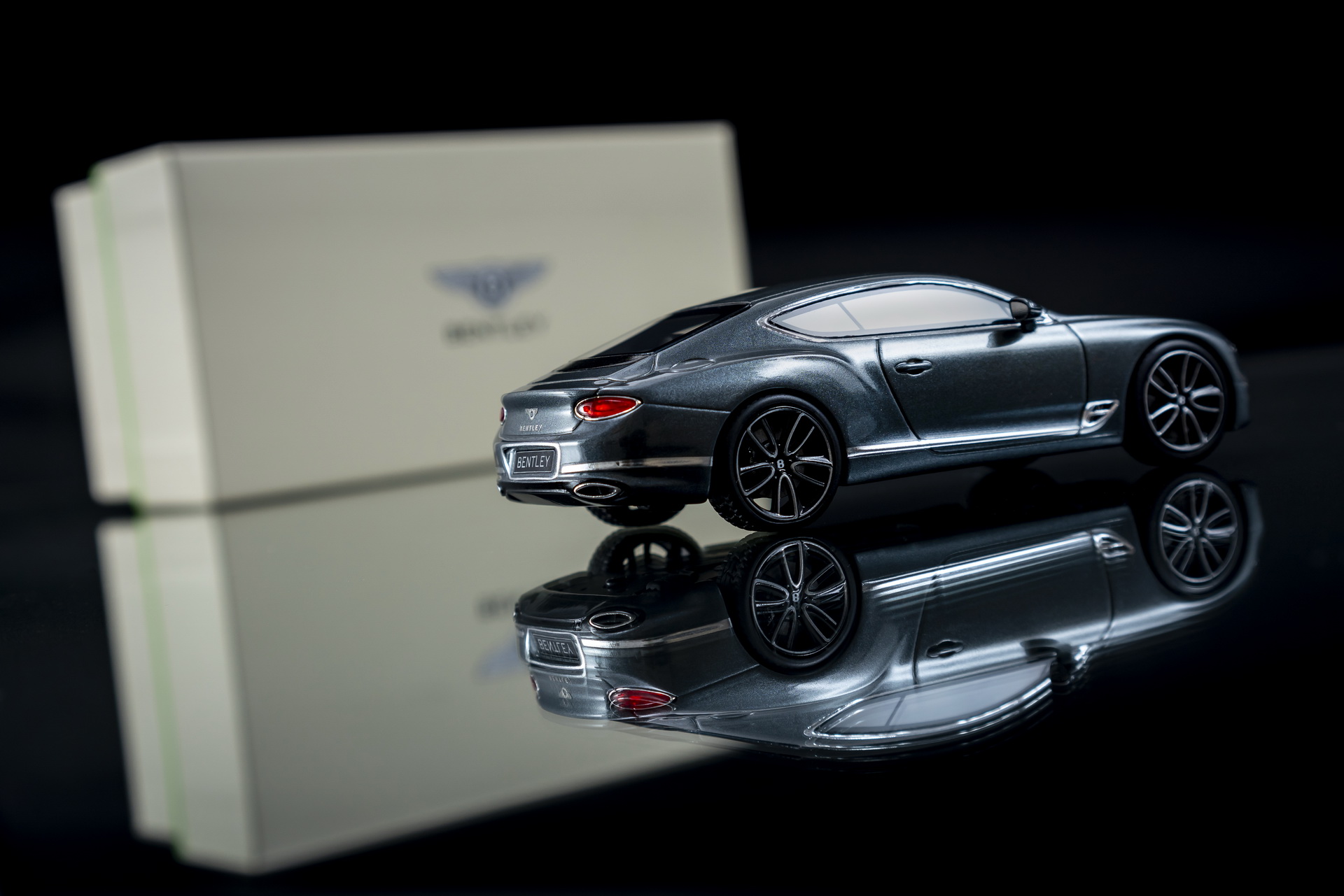 Bentley Continental GT 1:8 Scale Model Costs $9,200, Takes 300 Hours To Build