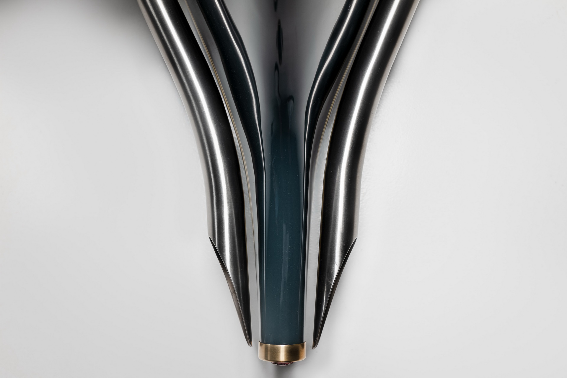 Steampunk-Styled BMW R100 Bike Has Its Own Wine Bottle Compartment