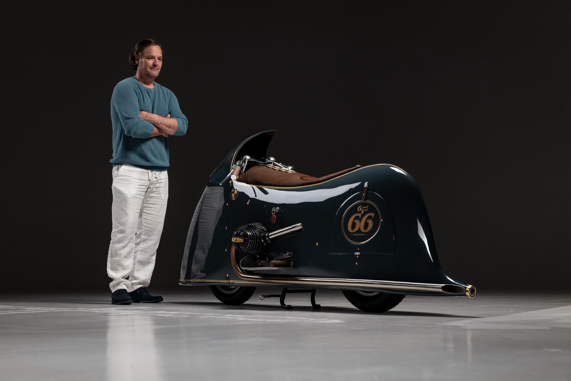 Steampunk-Styled BMW R100 Bike Has Its Own Wine Bottle Compartment