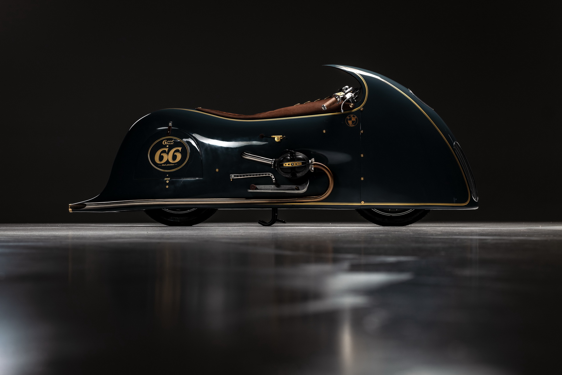 Steampunk-Styled BMW R100 Bike Has Its Own Wine Bottle Compartment
