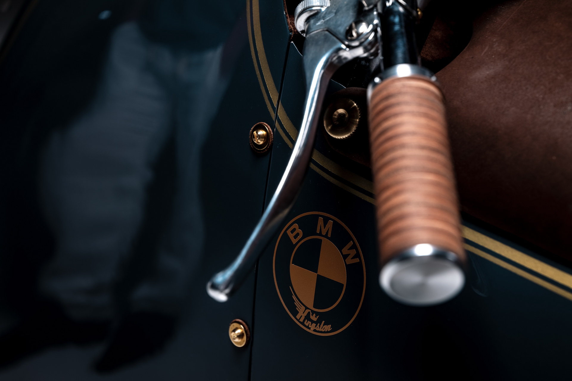 Steampunk-Styled BMW R100 Bike Has Its Own Wine Bottle Compartment