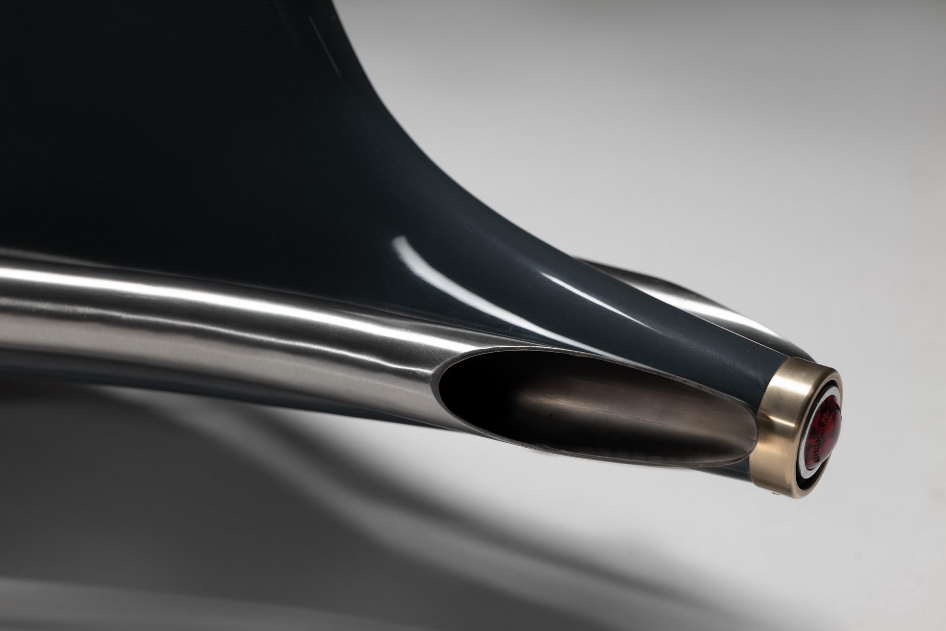 Steampunk-Styled BMW R100 Bike Has Its Own Wine Bottle Compartment