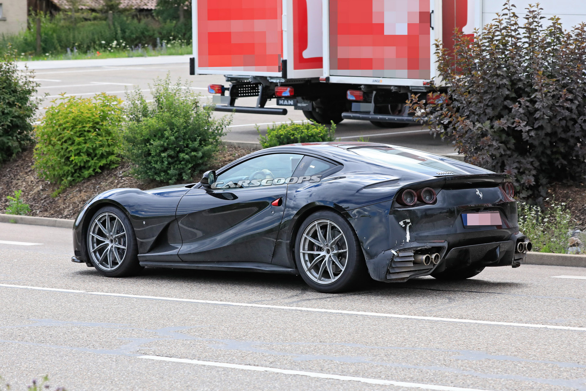 Mysterious Ferrari 812 Spied On The Road, Is It The Hardcore GTO?