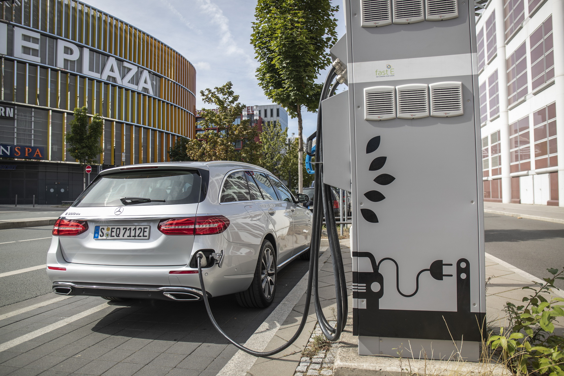 Mercedes-Benz E-Class History From 1926 To 2020: The Tale Of The Essential Executive Car