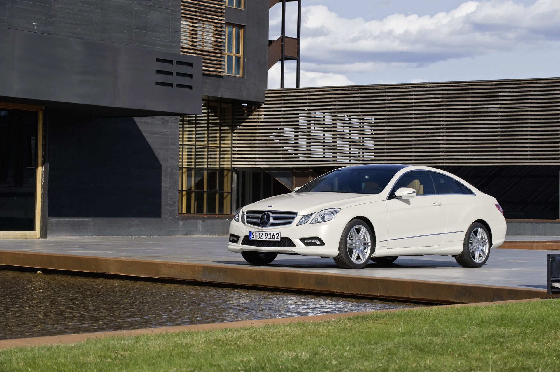 Mercedes-Benz E-Class History From 1926 To 2020: The Tale Of The Essential Executive Car