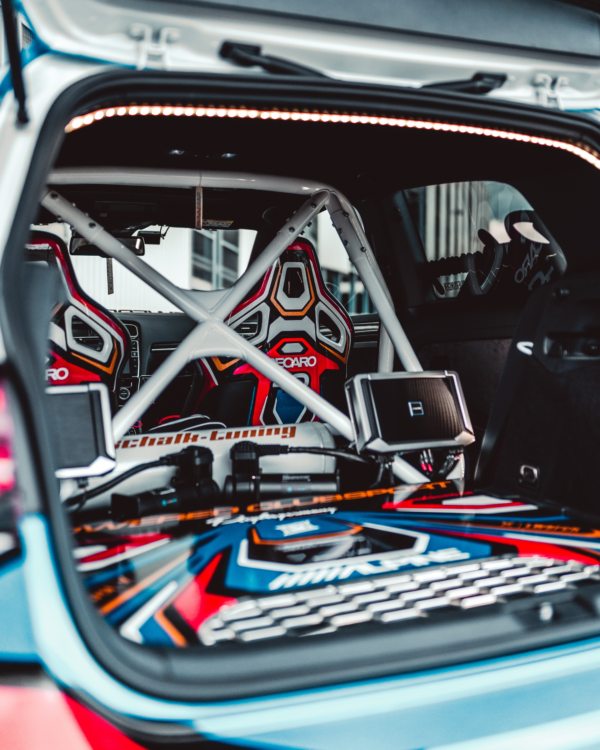 VW Golf GTI Clubsport Goes Flashy, Gets 414 HP Power Upgrade