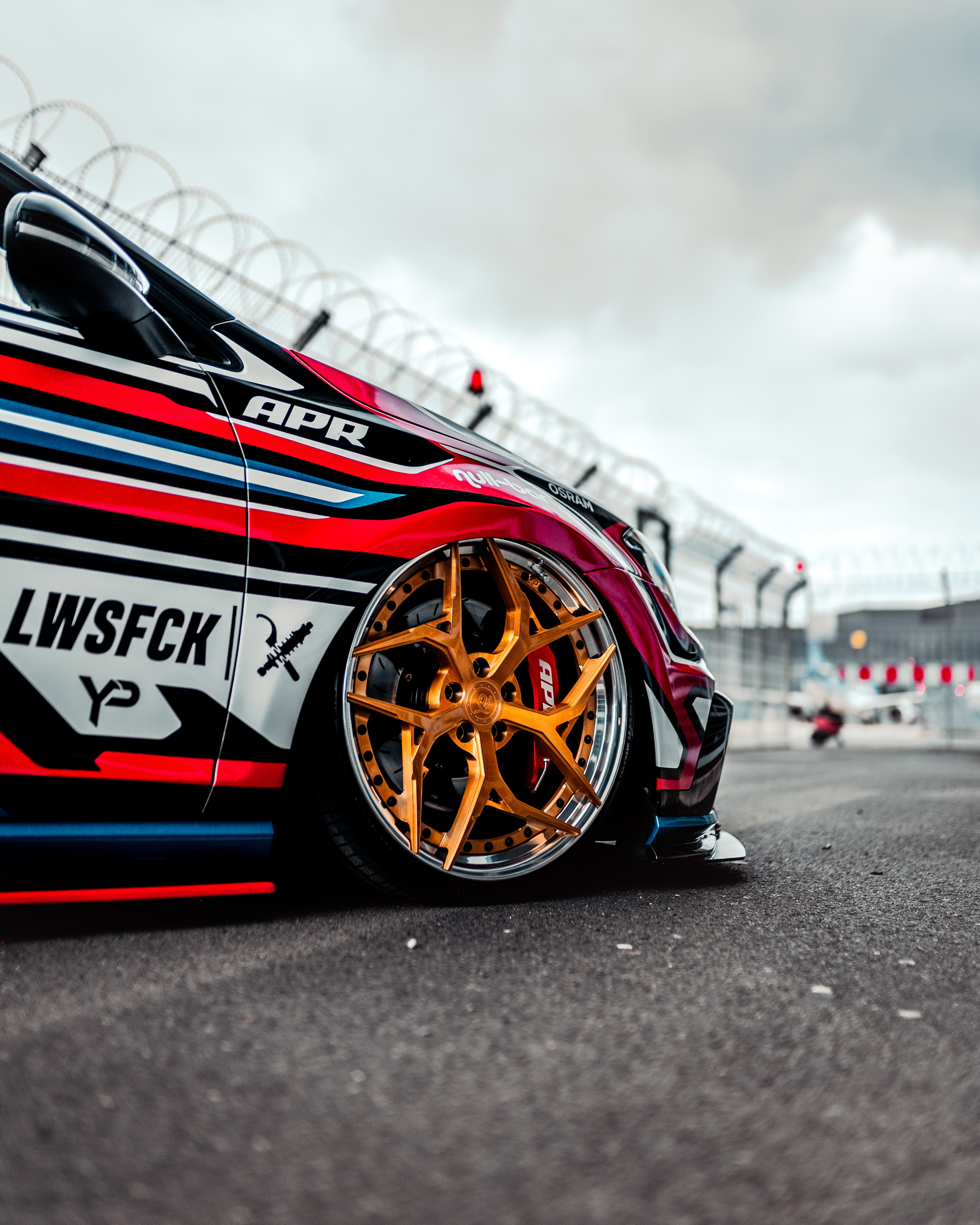 VW Golf GTI Clubsport Goes Flashy, Gets 414 HP Power Upgrade