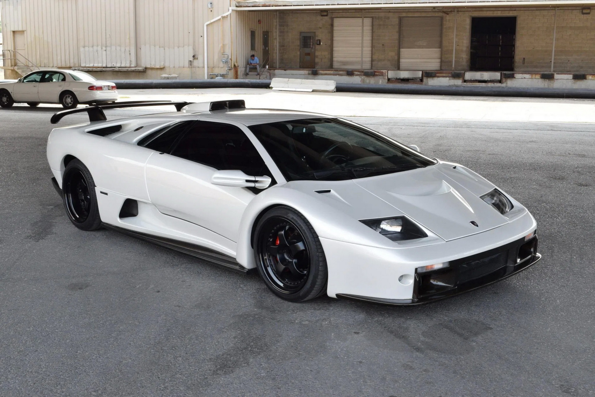 1991 Lamborghini Diablo With GT-Style Body Is A Spectacular 1990s Token