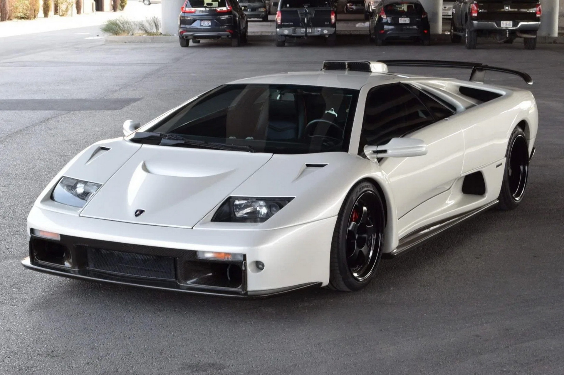 1991 Lamborghini Diablo With GT-Style Body Is A Spectacular 1990s Token