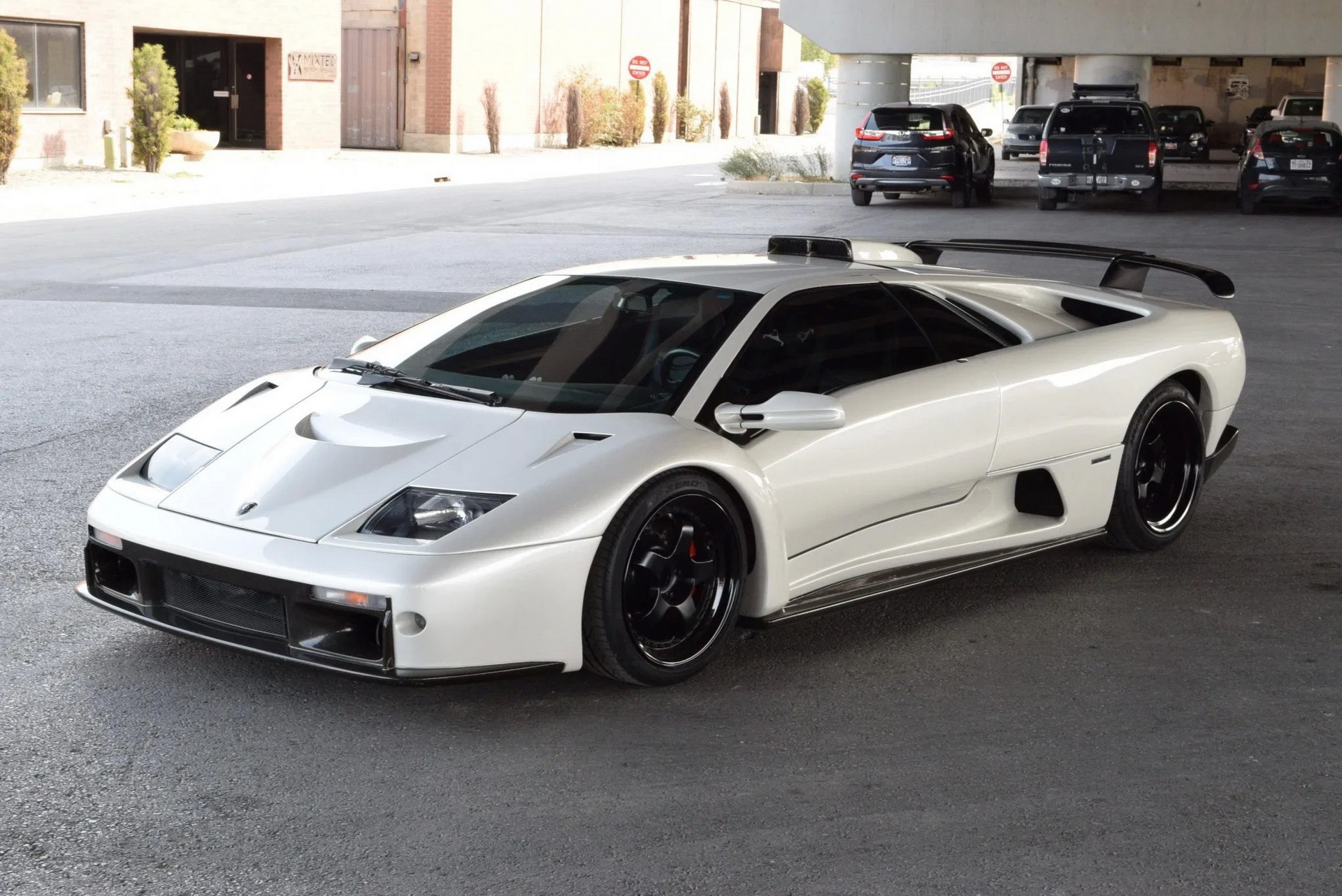1991 Lamborghini Diablo With GT-Style Body Is A Spectacular 1990s Token