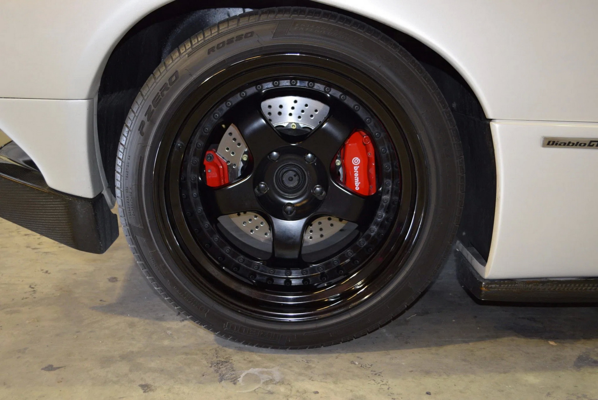 1991 Lamborghini Diablo With GT-Style Body Is A Spectacular 1990s Token