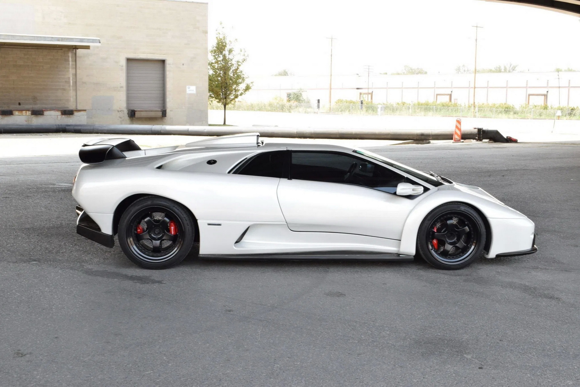 1991 Lamborghini Diablo With GT-Style Body Is A Spectacular 1990s Token