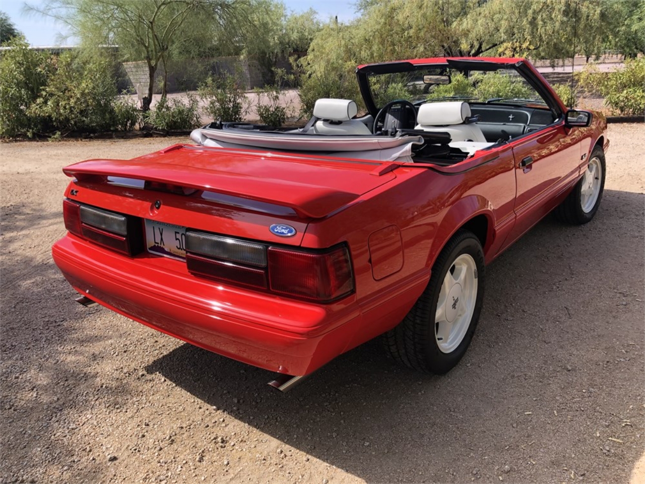3,000-Mile 1992 Ford Mustang Convertible ‘Summer Edition’ Is A Total Fox