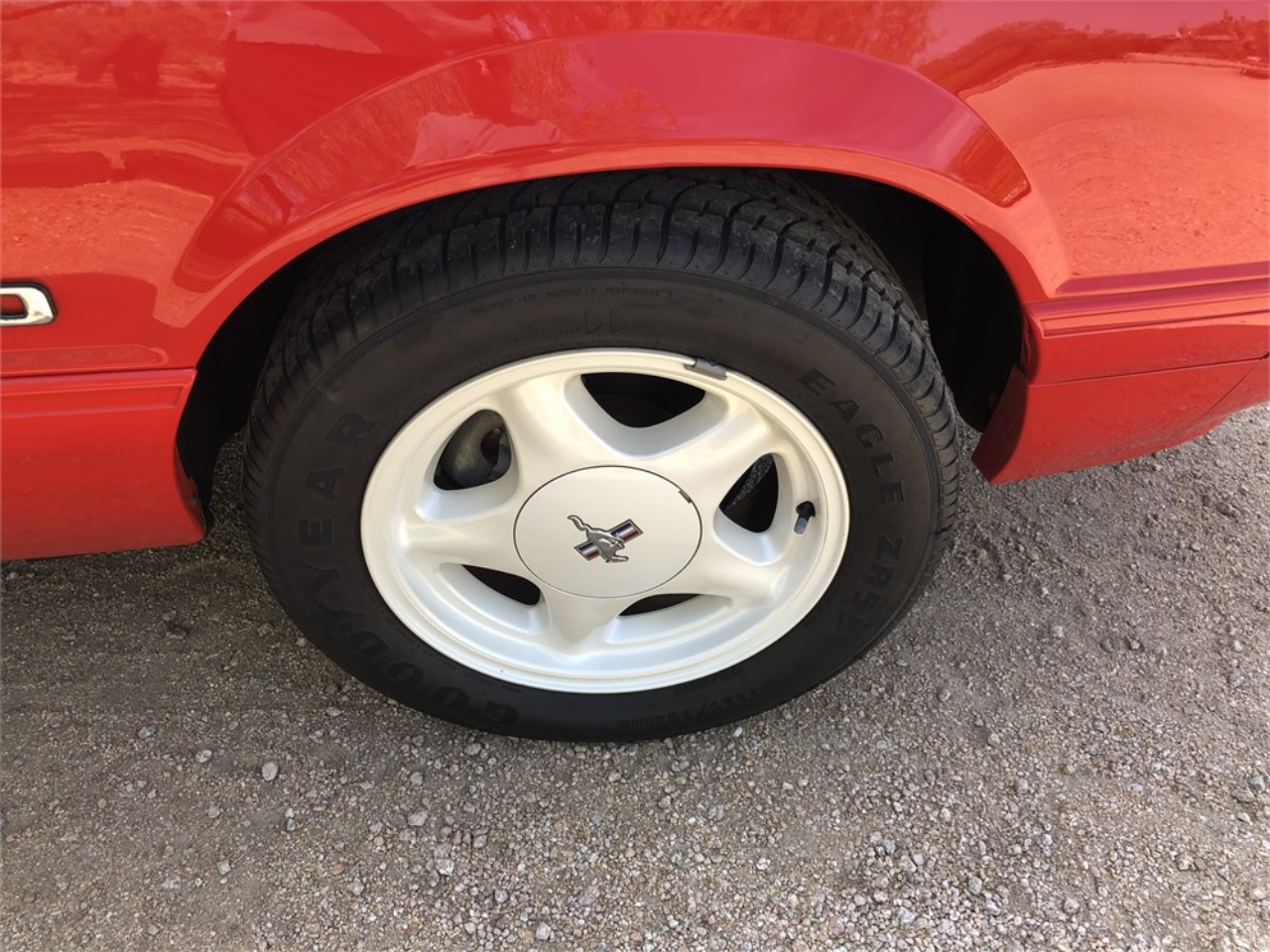 3,000-Mile 1992 Ford Mustang Convertible ‘Summer Edition’ Is A Total Fox