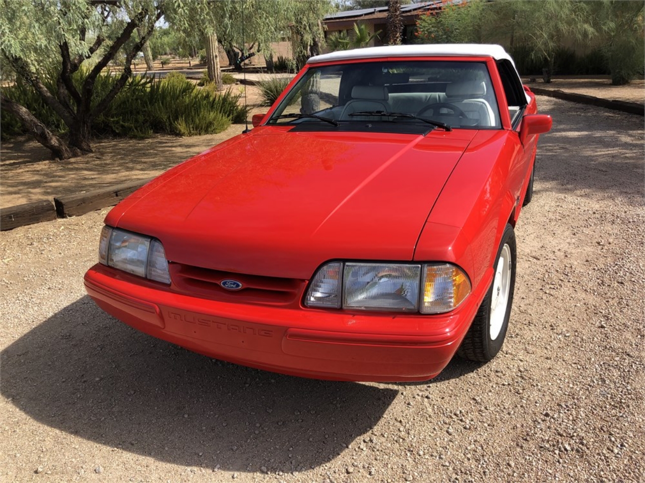 3,000-Mile 1992 Ford Mustang Convertible ‘Summer Edition’ Is A Total Fox