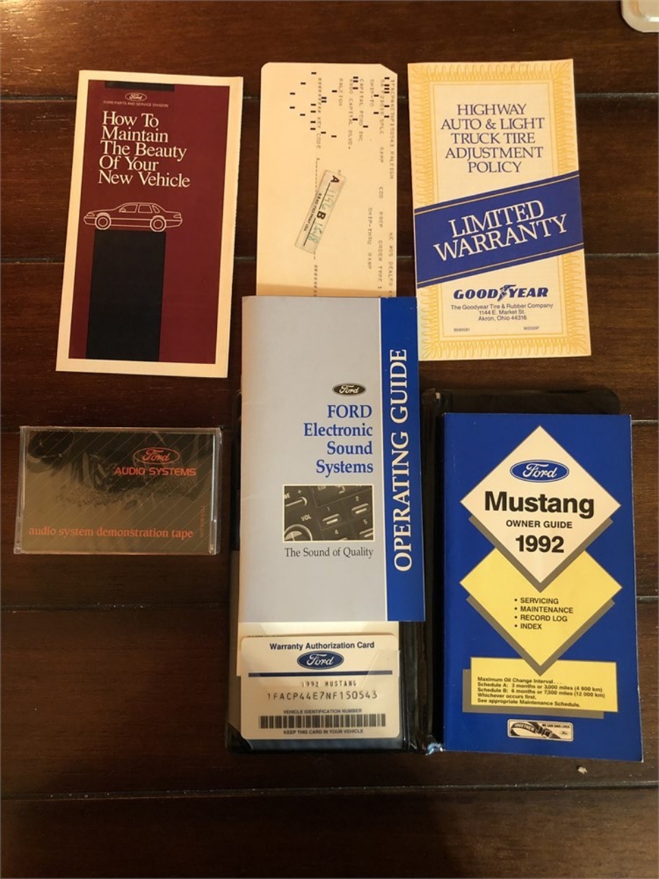 3,000-Mile 1992 Ford Mustang Convertible ‘Summer Edition’ Is A Total Fox